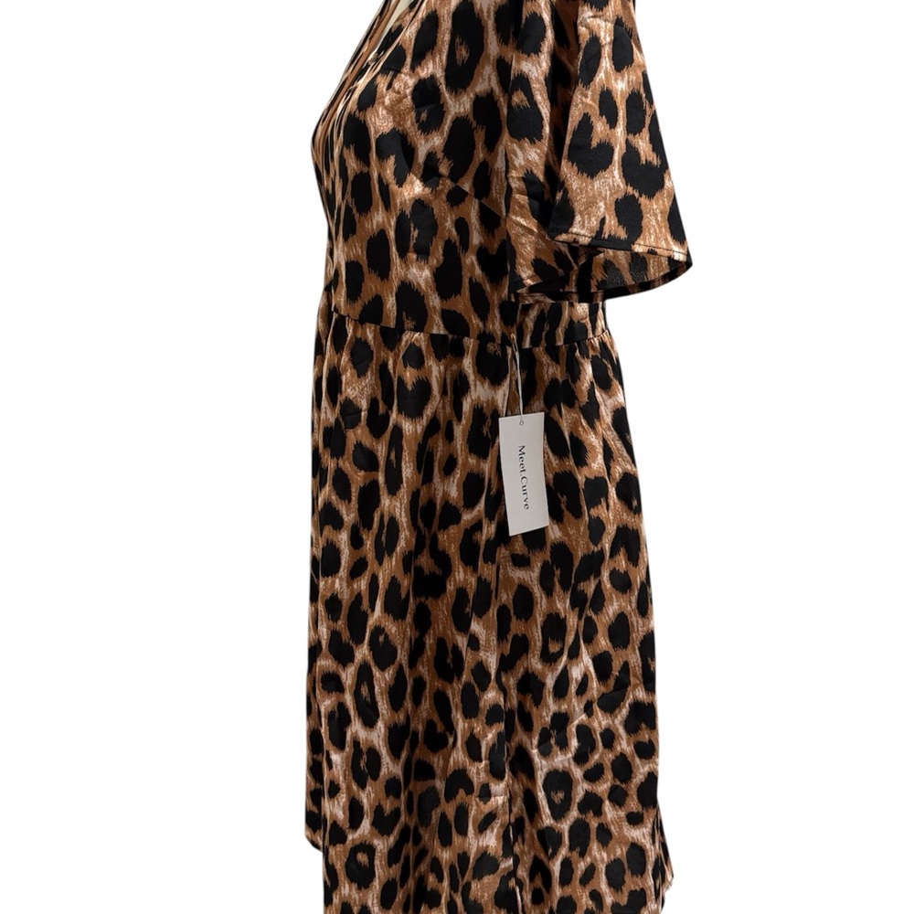 Meet Curve Leopard Print V-Neck Midi Dress - Picture 2 of 3